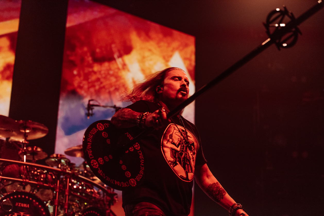 Dream Theater – Das Deutschland-Comeback der Prog-Metal-Größen mit Mike Portnoy an den Drums. – James LaBrie.