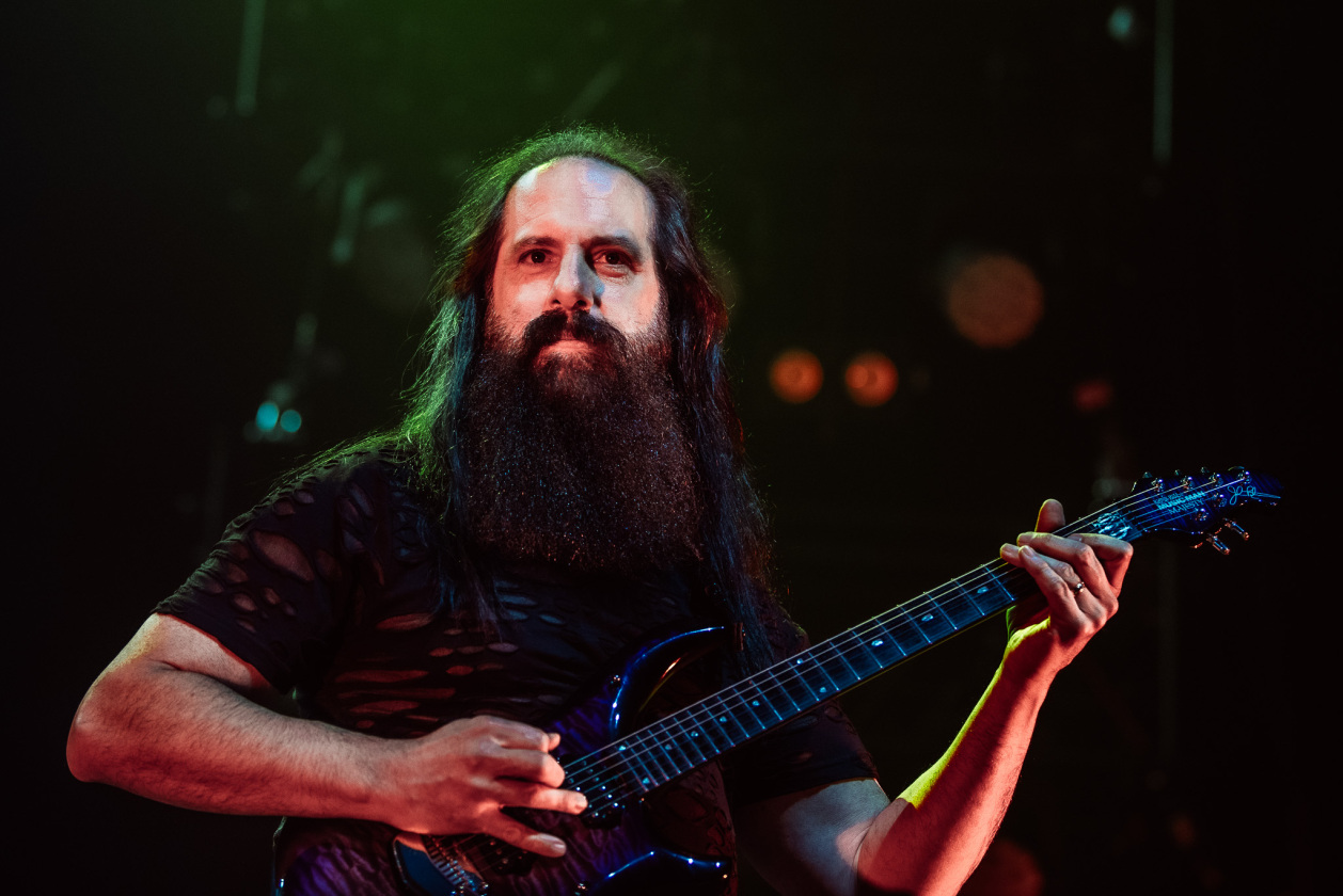 Dream Theater – Das Deutschland-Comeback der Prog-Metal-Größen mit Mike Portnoy an den Drums. – John Petrucci.