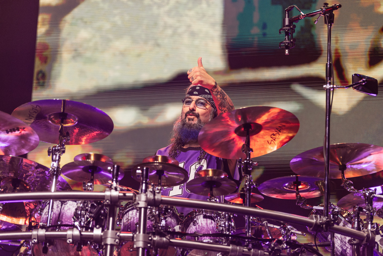 Dream Theater – Das Deutschland-Comeback der Prog-Metal-Größen mit Mike Portnoy an den Drums. – Mike Portnoy.