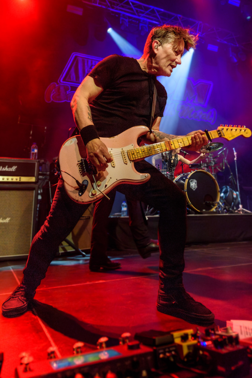 Eagles Of Death Metal – Liebe für alle von Jesse Hughes und Co. im proppevollen Kesselhaus. – EODM.
