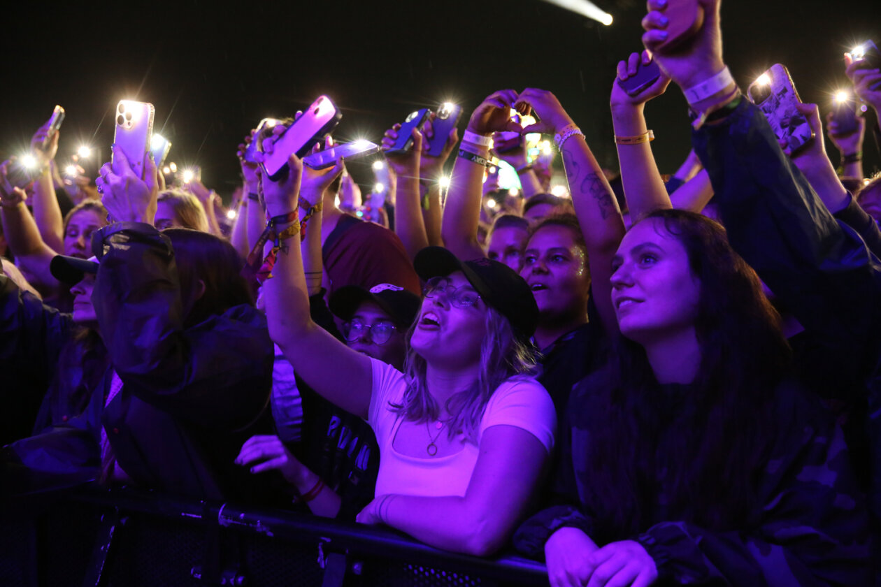 Ed Sheeran – Dem Headliner des Festivalfreitags fiebern die Fans schon nachmittags entgegen. – Ed-Fans.
