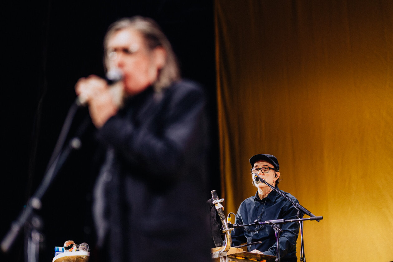 Einstürzende Neubauten – Blixa Bargeld und Band lieferten die erwartbar intensive Erfahrung. – Blixa und N. U. Unruh.