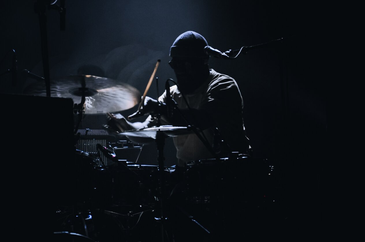 Faye Webster – Atlantas Alt-Country-Nachwuchs gastiert in der schönsten Location der Domstadt. – Drumming.