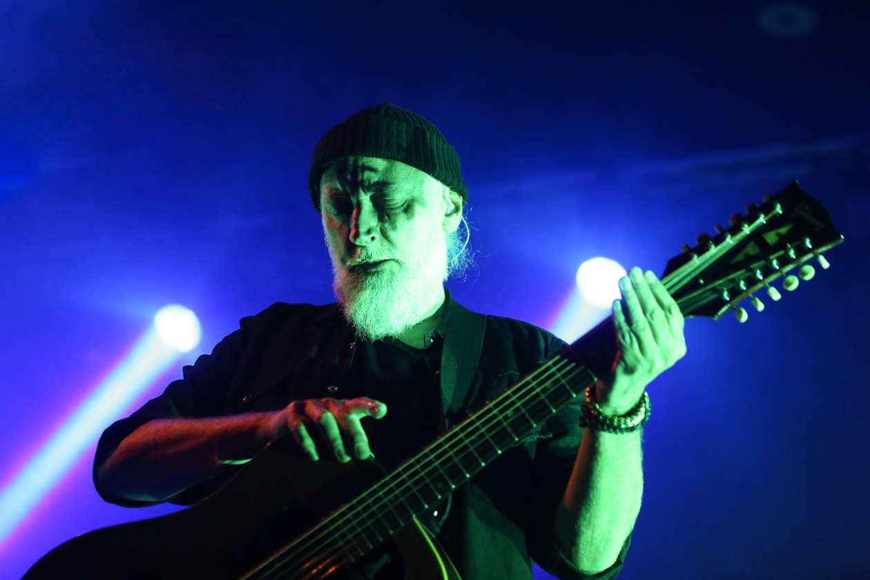 Fink (UK) – Mit dem aktuellen Album "The City Is Coming To Erase It All" auf Europatour. – Fink.
