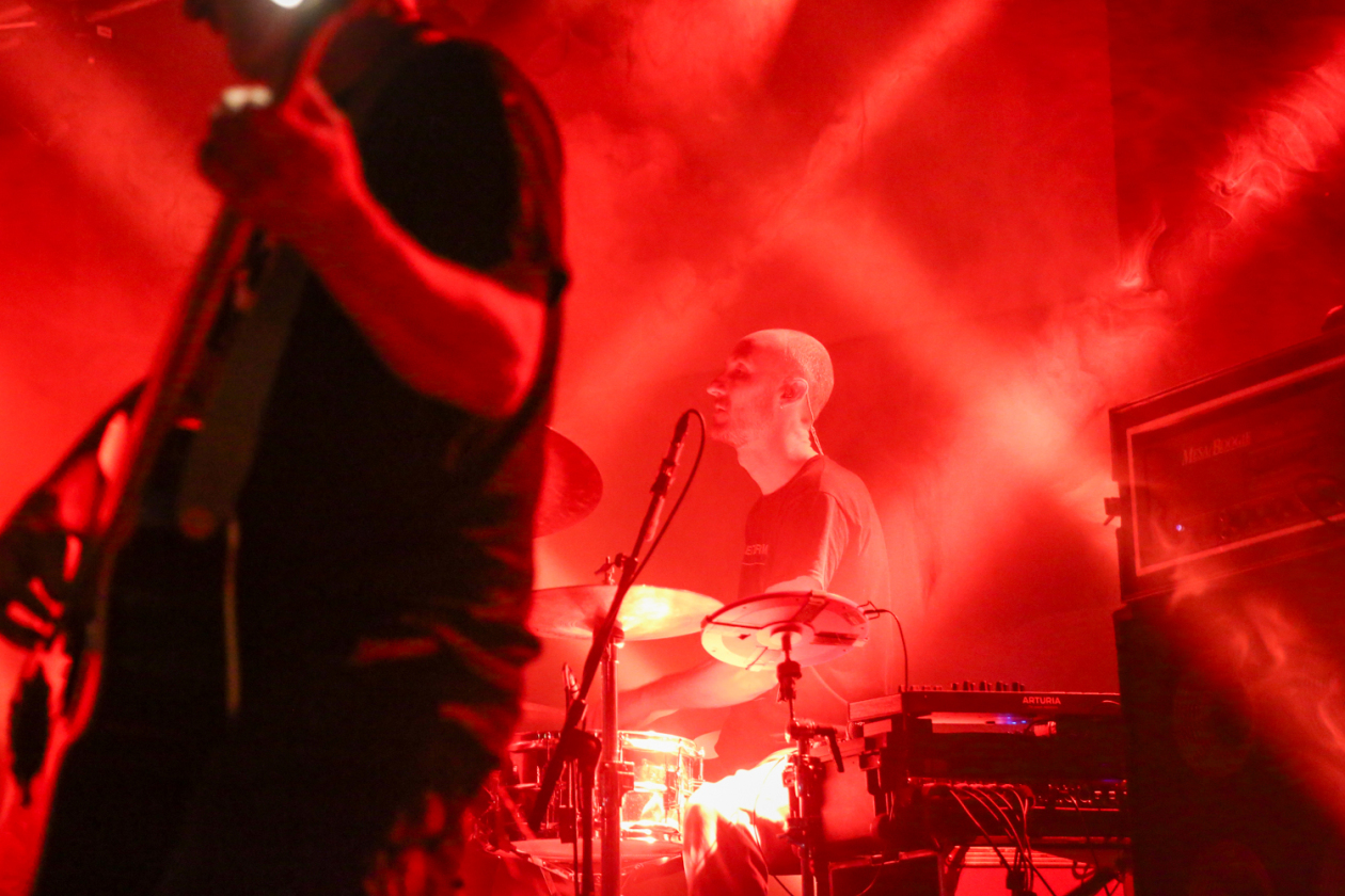 Fink (UK) – Mit dem aktuellen Album "The City Is Coming To Erase It All" auf Europatour. – Fink und Band.