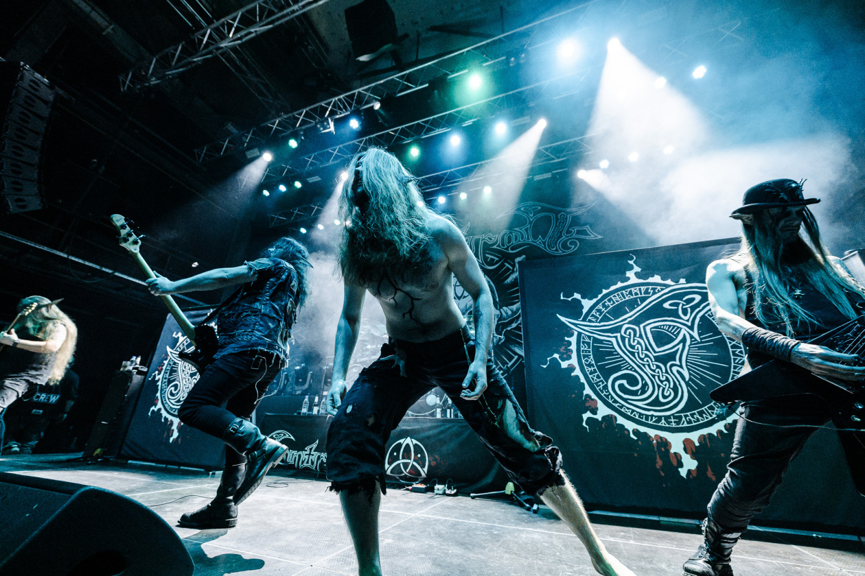 Die Folk-Metaller aus Helsinki live im Berliner Kesselhaus. – Finntroll.