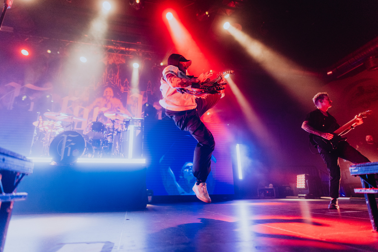 Die Meldodic Metalcore-Truppe aus Texas mit dem aktuellen Album "Lonely God" auf Tour. – Fit For A King.