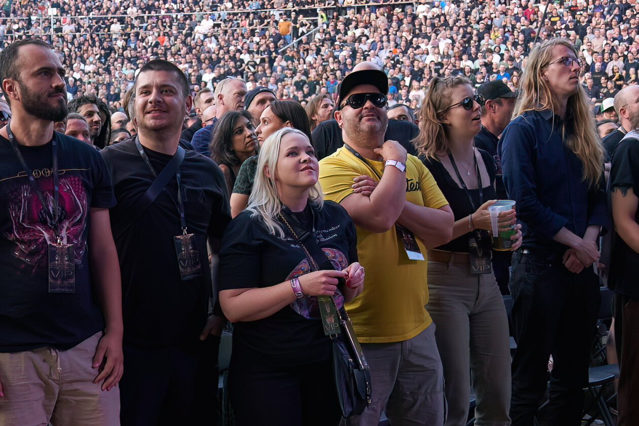 Progressive-Legenden on tour: Maynard James Keenan, Adam Jones, Danny Carey und Justin Chancellor in Europa. – Fans.