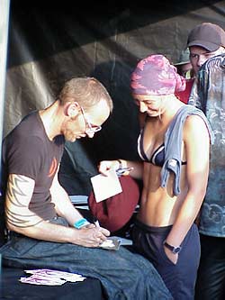 Bizarre Festival 2001 – Autogrammstunde mit Thomas D.