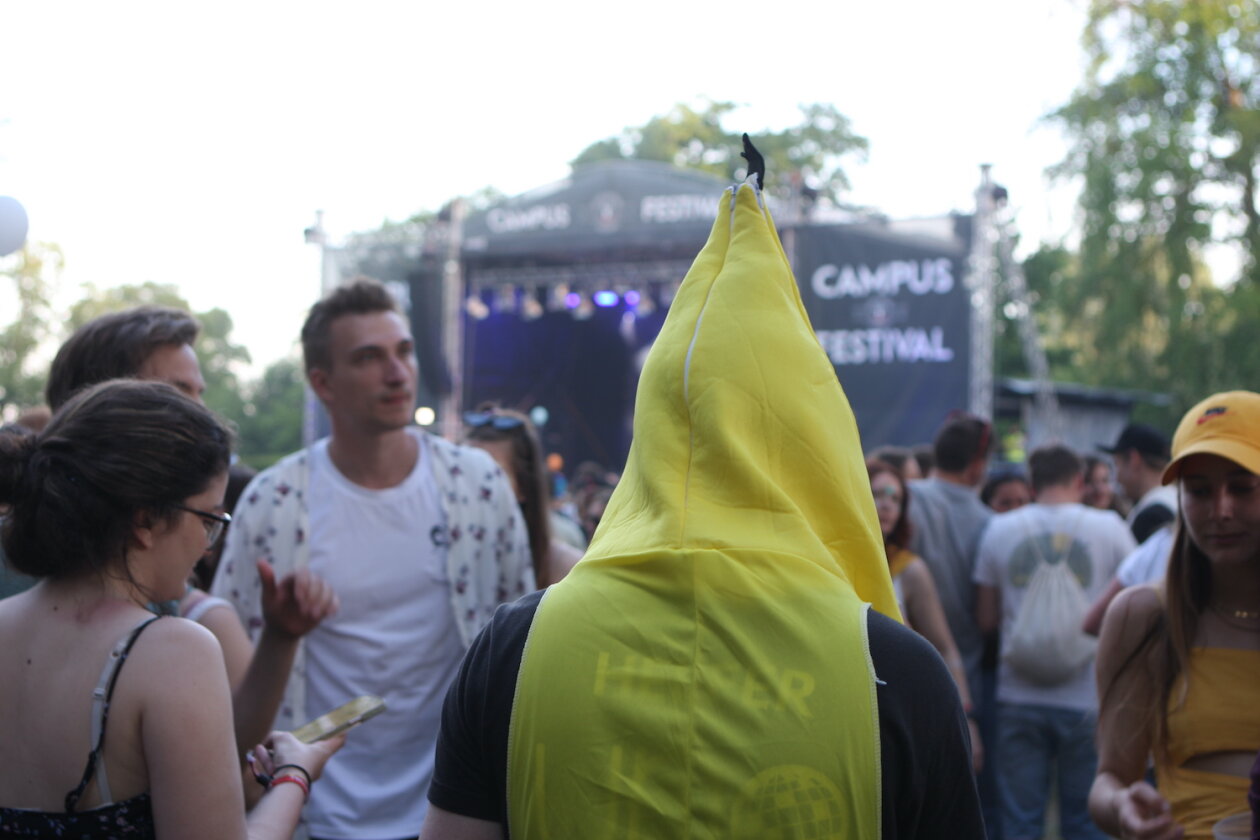 Sommer, Sonne, Party im Bodenseestadion mit Kraftkluv, AnnenMayKantereit, Juju, Provinz, Faber u.a. – Give That Wolf a Banana?