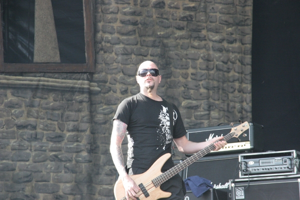 Die Schweden gehen sich auf der Bühne weitgehend aus dem Weg. – 