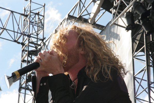 Die Schweden gehen sich auf der Bühne weitgehend aus dem Weg. – 