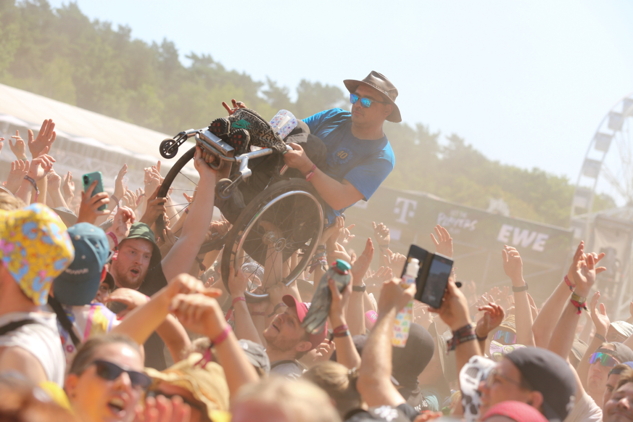 Sonne satt in Scheeßel. Es ist angerichtet!: Rise Against, Biffy Clyro, Olli Schulz, Hot Water Music u.a. – Oben auf!
