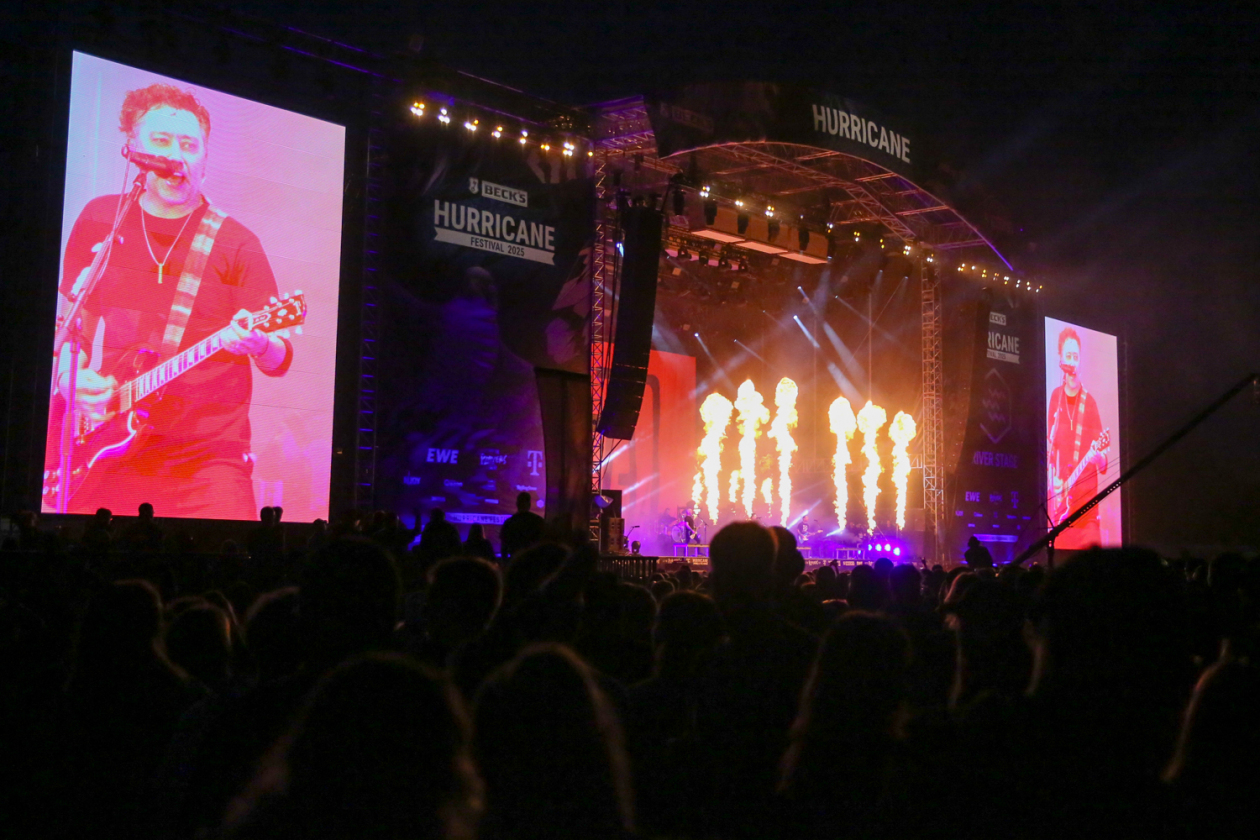 Sonne satt in Scheeßel. Es ist angerichtet!: Rise Against, Biffy Clyro, Olli Schulz, Hot Water Music u.a. – Rise Against.