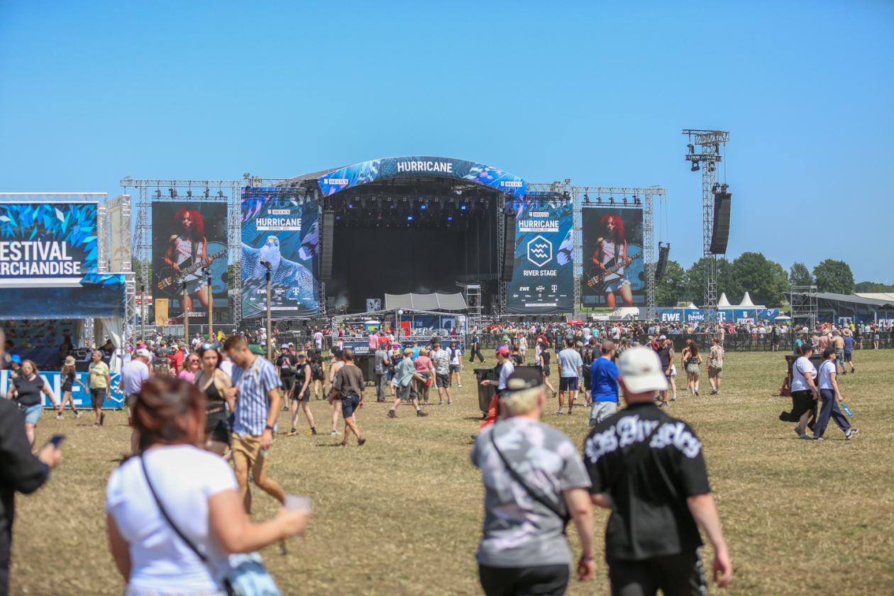 Sonne satt in Scheeßel. Es ist angerichtet!: Rise Against, Biffy Clyro, Olli Schulz, Hot Water Music u.a. – Schattenlos