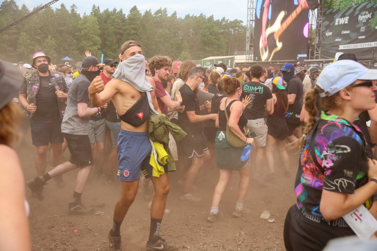 Sonne satt in Scheeßel: Rise Against, Electric Callboy, Biffy Clyro, Olli Schulz, The Prodigy, Hot Water Music u.a. – Staubig.