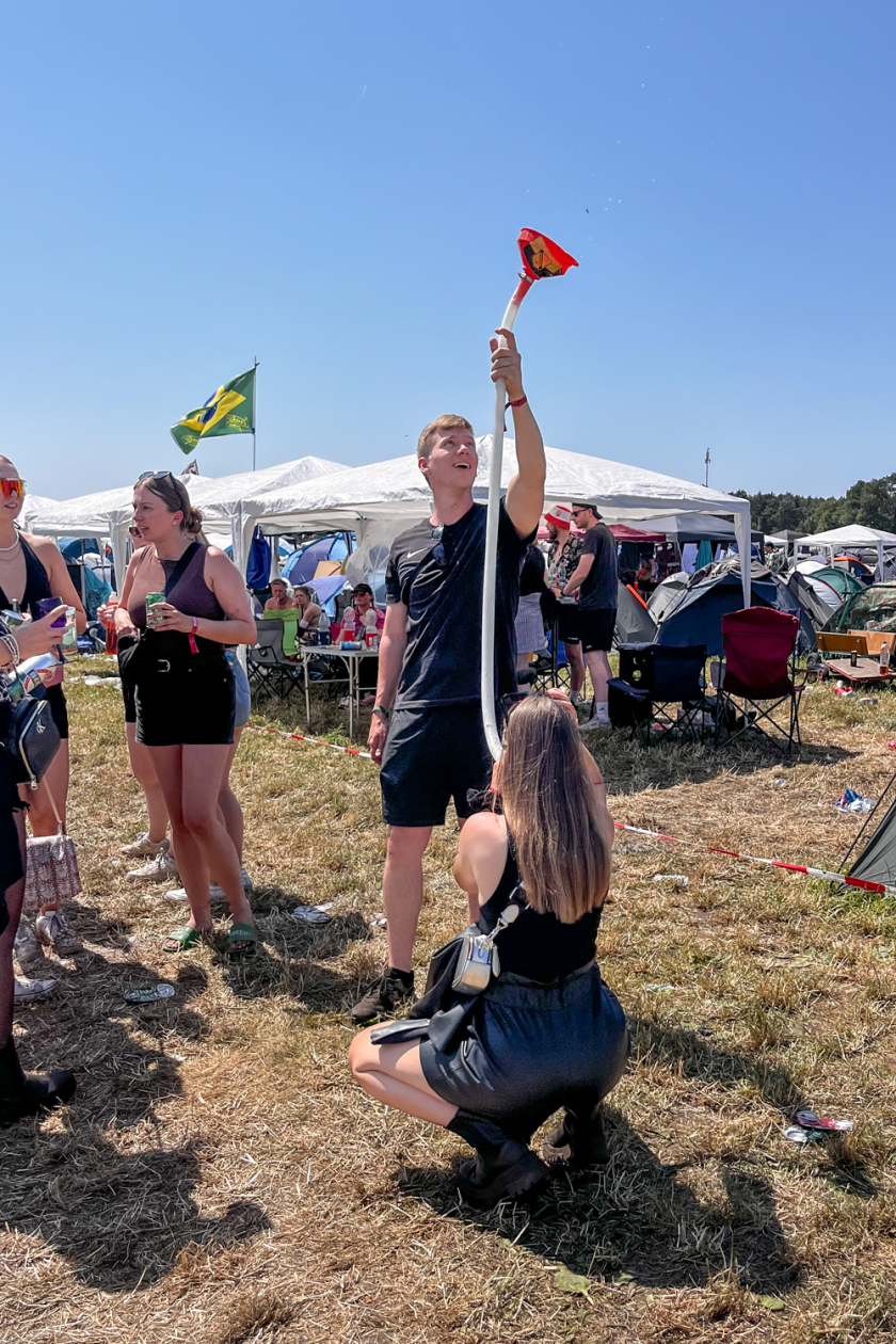 Sonne satt in Scheeßel. Es ist angerichtet!: Rise Against, Biffy Clyro, Olli Schulz, Hot Water Music u.a. – Trichter geht immer!