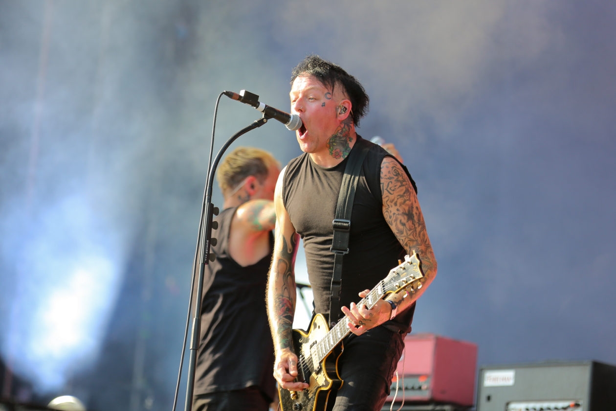 Sommer über dem Eichenring: Kraftklub, The Offspring, Donots, Yungblud u.a. feiern mit fast 80.000 Fans. – Donots.