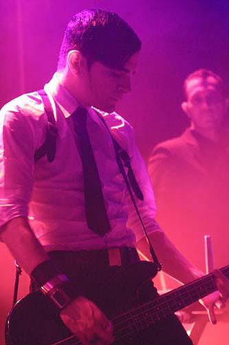 Carl Bartos am Bass, noch cooler.