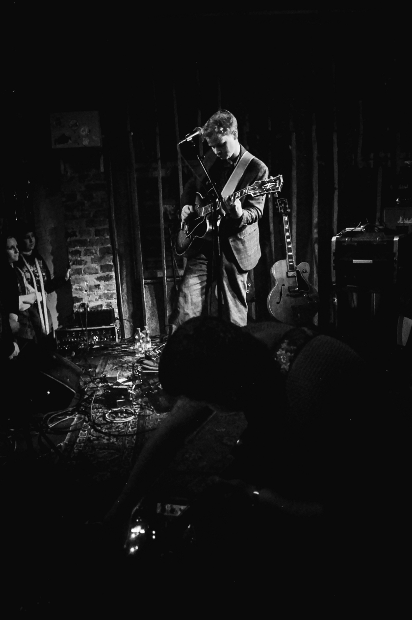 Der Black Midi-Frontmann auf Solotour. – Geordie Greep.