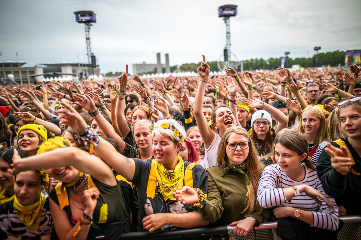 Das Festival mit Ufo361, Bausa, Billie Eilish, Casper/Marteria, Twenty One Pilots u.v.a. – Viel Publikum vorm Stadion...