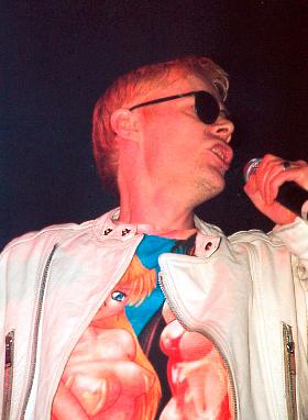 M`era Luna Festival – Andrew Eldritch mit Tittenshirt