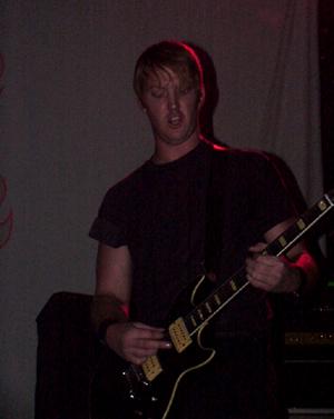 QOTSA-Josh meist im Dunkeln
