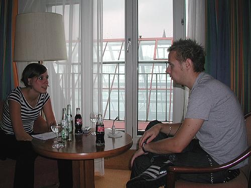 Vicky, laut.de, und Dominic Howard, Muse.