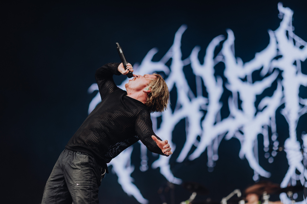 90.000 Fans und das Gelände ist brechend voll:  Papa Roach, Within Temptation, The Hives, Mastodon u.a. eröffnen die Spiele in der Eifel. – Ab zu Paleface Swiss.