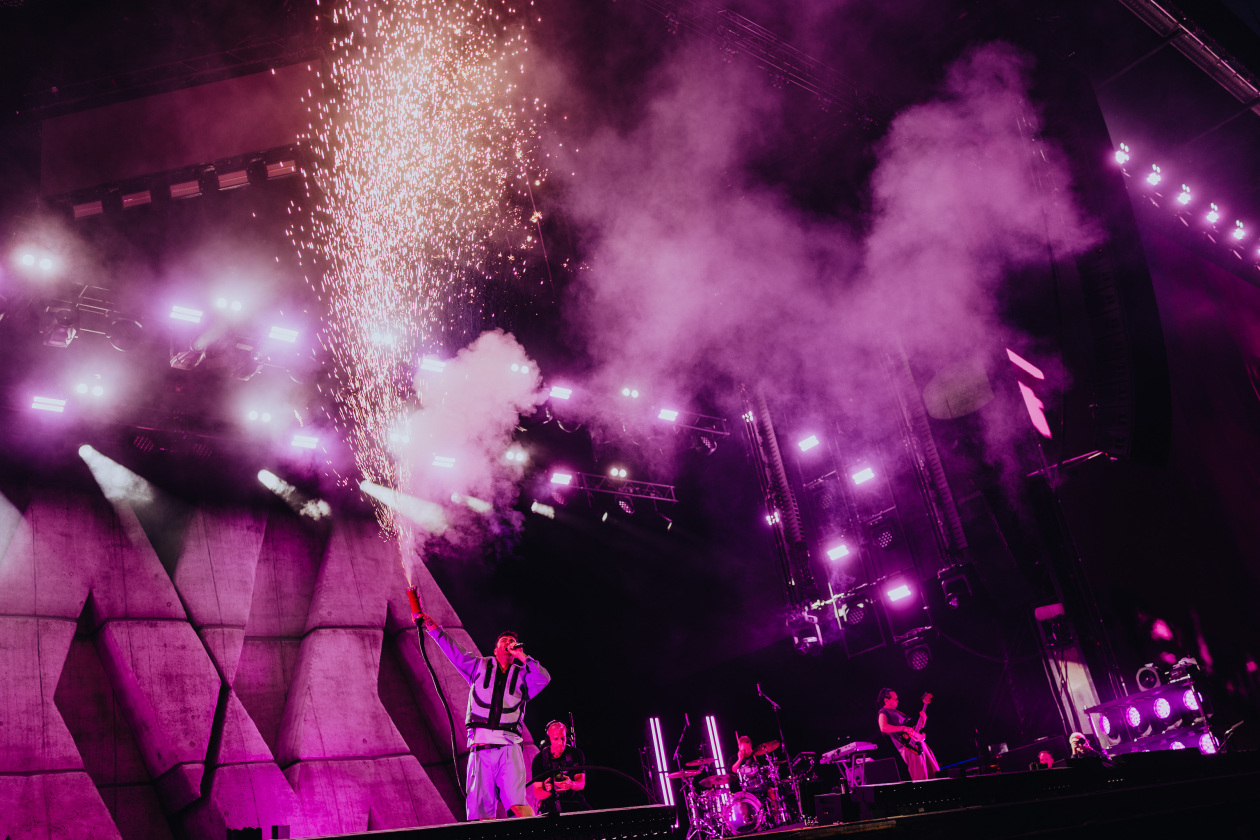 90.000 Fans und das Gelände ist brechend voll:  Volbeat, Electric Callboy, Papa Roach, Marteria, Within Temptation, Mastodon u.v.a. – ... Marteria. 
