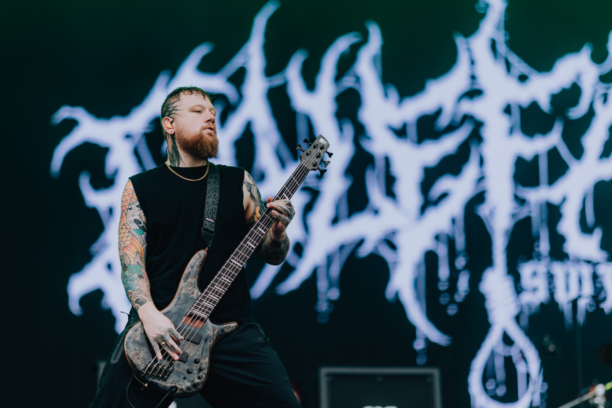 90.000 Fans und das Gelände ist brechend voll:  Papa Roach, Within Temptation, The Hives, Mastodon u.a. eröffnen die Spiele in der Eifel. – Paleface Swiss.