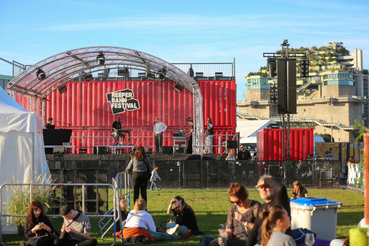 Vier Tage, 450 Bands aus 30 Nationen in über 70 Venues und 43.000 Fans. – Bunker-View.