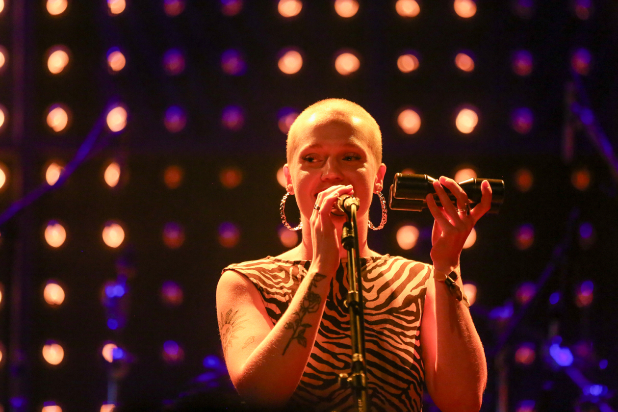 Vier Tage, 450 Bands aus 30 Nationen in über 70 Venues und 43.000 Fans. – Cara Rose.