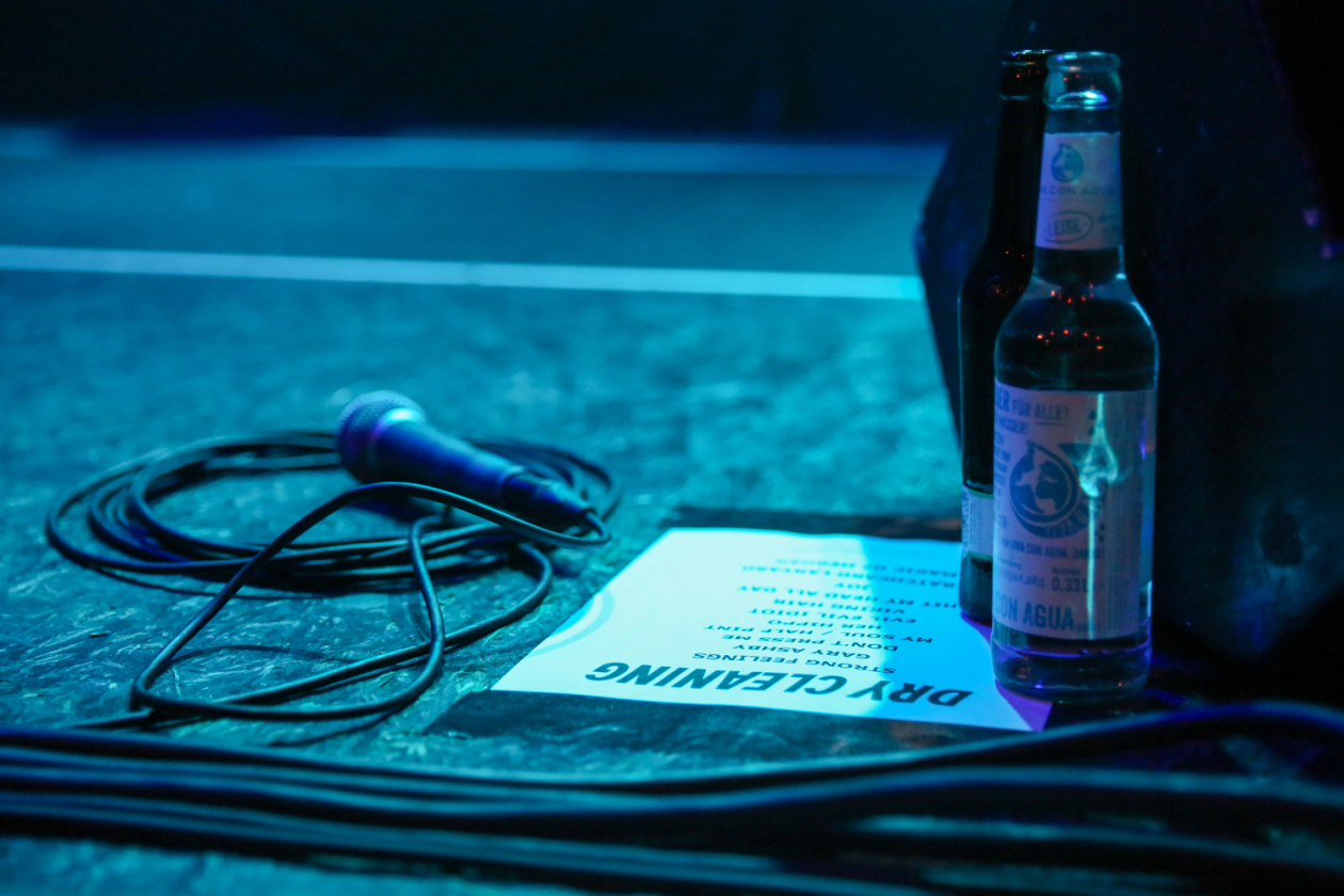 Vier Tage, 450 Bands aus 30 Nationen in über 70 Venues und 43.000 Fans. – Dry Cleaning.