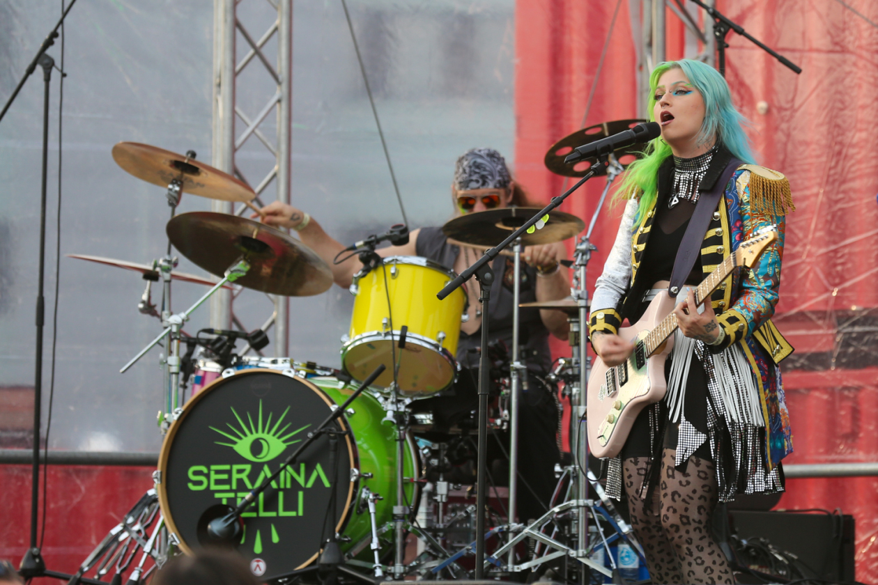 Vier Tage, 450 Bands aus 30 Nationen in über 70 Venues und 43.000 Fans. – Seraina Telli.