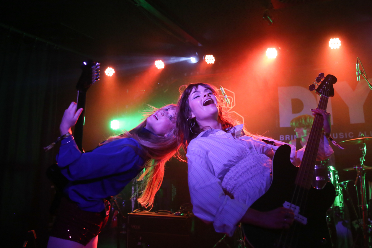 Vier Tage, 450 Bands aus 30 Nationen in über 70 Venues und 43.000 Fans. – The Pill.