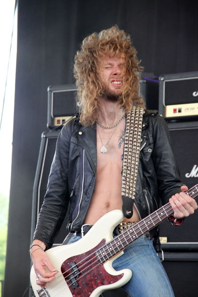 Bullet rocken zu jeder Tageszeit – Adam Hector