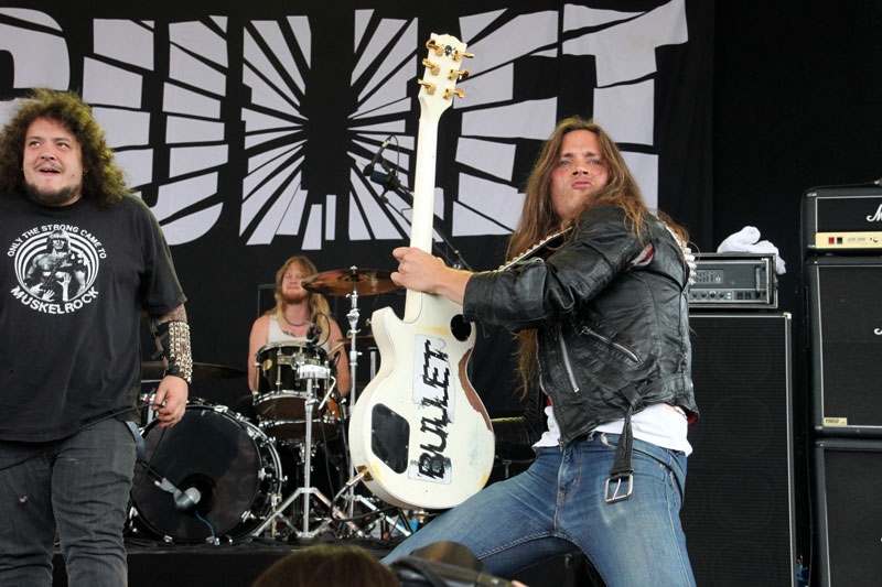 Bullet rocken zu jeder Tageszeit – Bullet