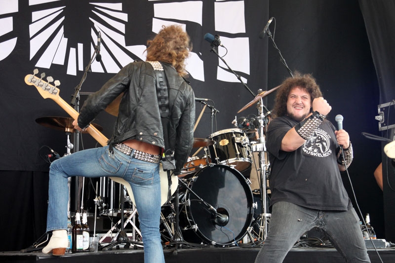 Bullet rocken zu jeder Tageszeit – Bullet