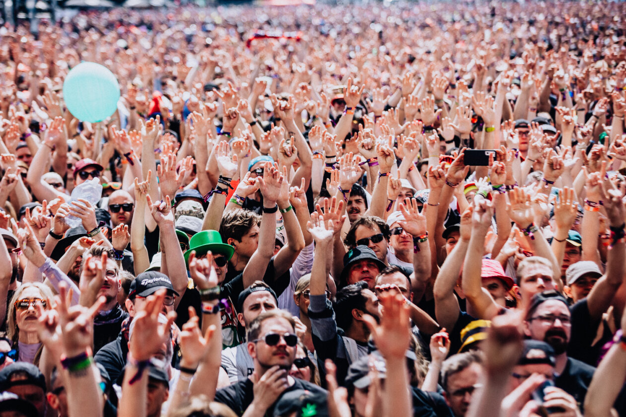 Rock am Ring läuft: Die Ärzte, Queens Of The Stone Age, Green Day, Kerry King u.v.a. schlagen auf. – Gut seht ihr aus.