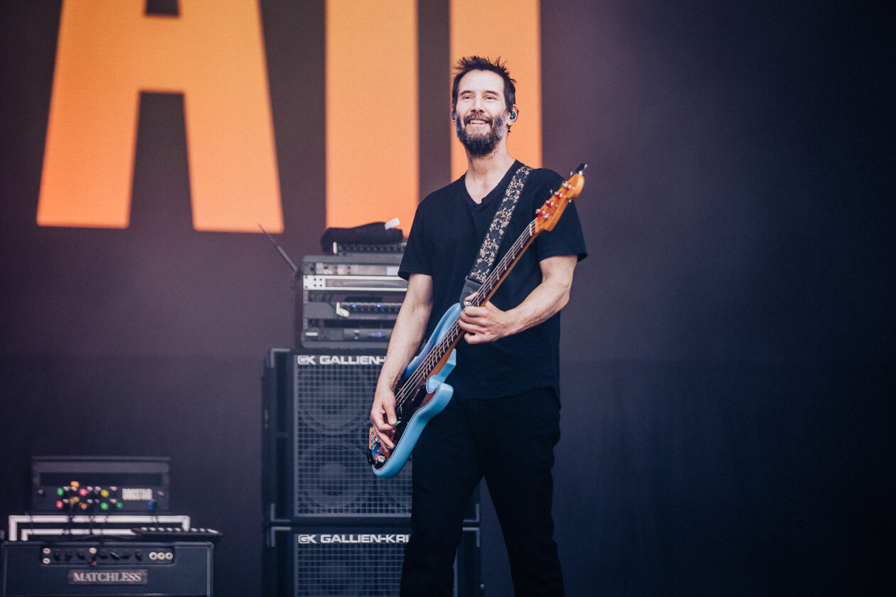 Rock am Ring läuft: Die Ärzte, Queens Of The Stone Age, Green Day, Kerry King u.v.a. schlagen auf. – Mr. Keanu Reeves mit Dogstar!