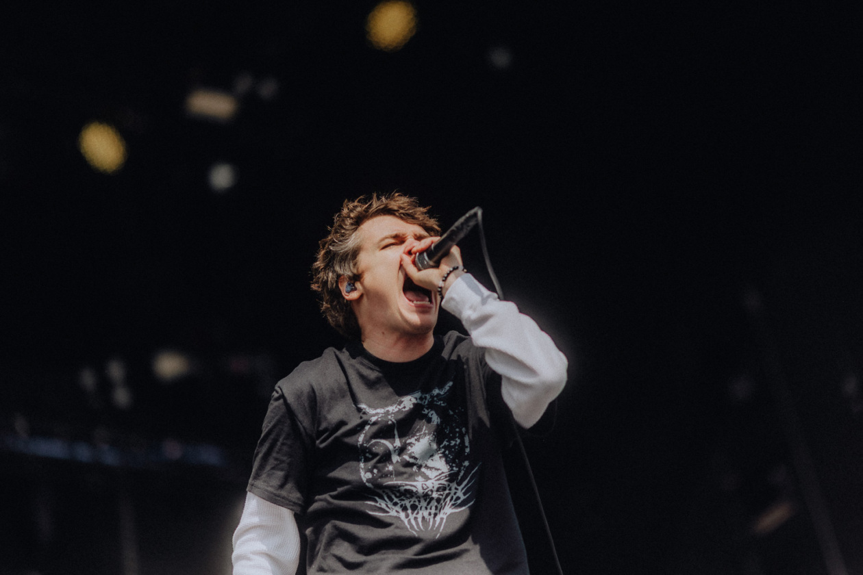 Trotz Matschwetter freuen sich 90.000 Fans auf die kommenden Tage in der Eifel. – Knocked Loose.