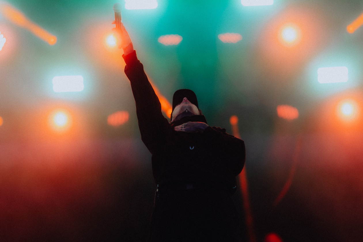 Die Party ist in vollem Gange und der zweite Festivaltag läuft auf seinen Höhepunkt zu. – Falling In Reverse.