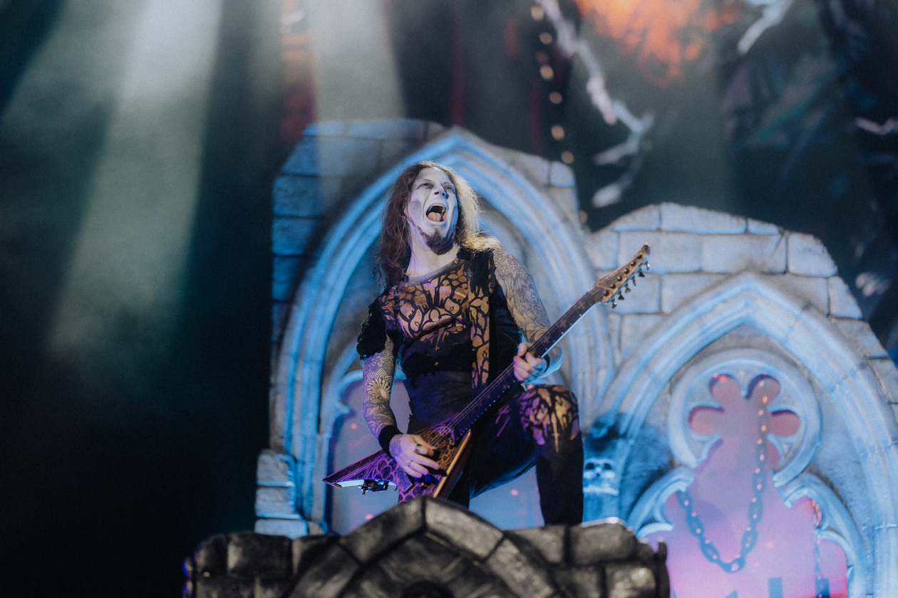 Die Party ist in vollem Gange und der zweite Festivaltag läuft auf seinen Höhepunkt zu. – Powerwolf.