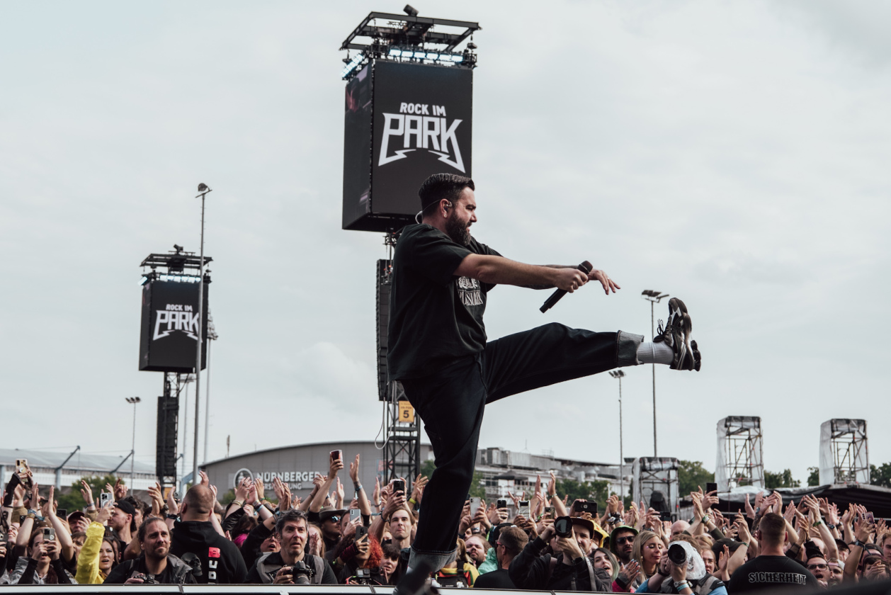 The Prodigy, Biffy Clyro, Weezer, House Of Protection, A Day To Remember u.a. begeistern das Zeppelinfeld. – A Day To Remember.