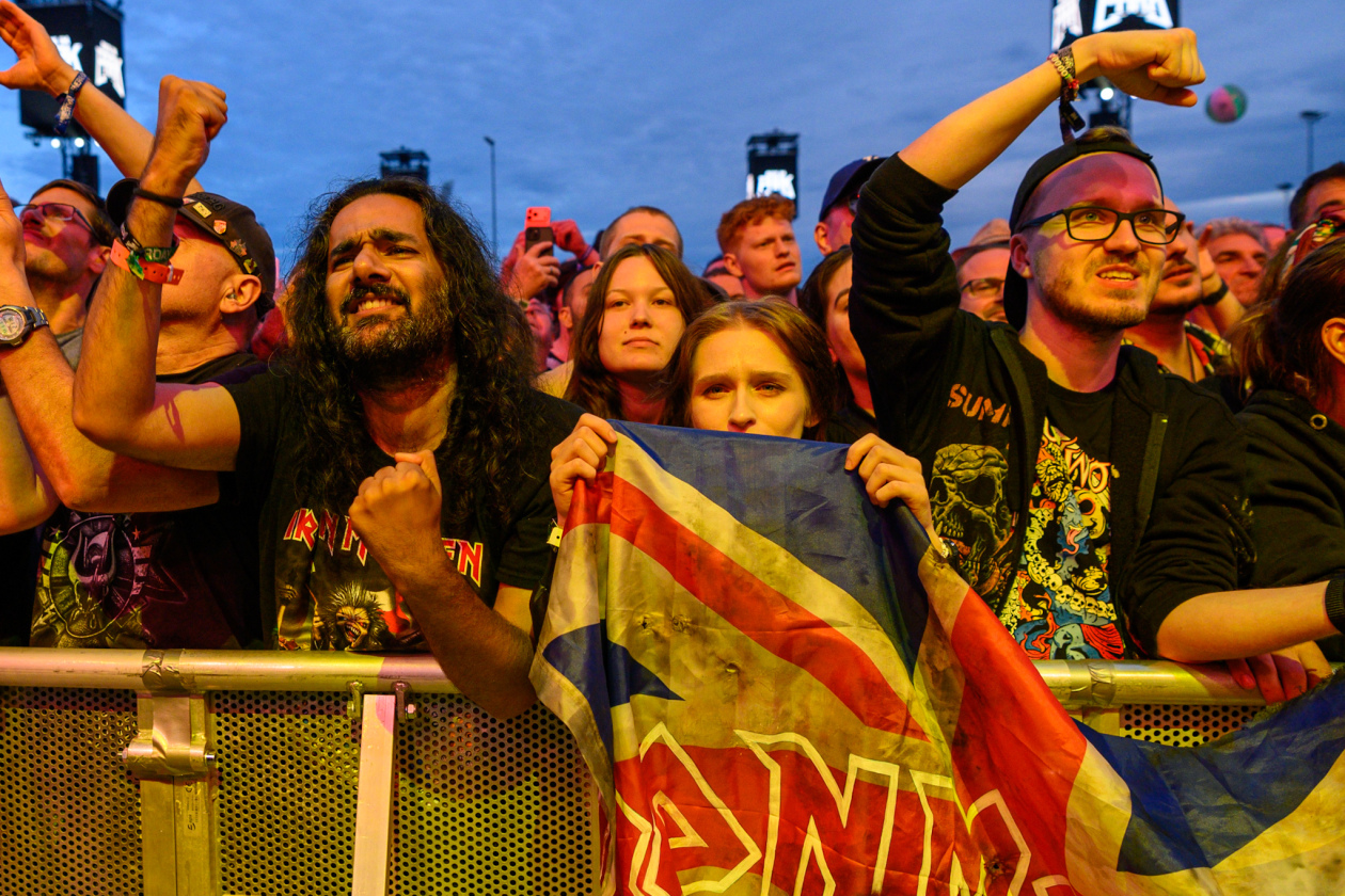 Iron Maiden, Sabaton, Volbeat, The Offspring, Tom Morello, Finch, Bloodywood, Ice Nine Kills, Social Distortion etc. – Iron Maiden-Fans.