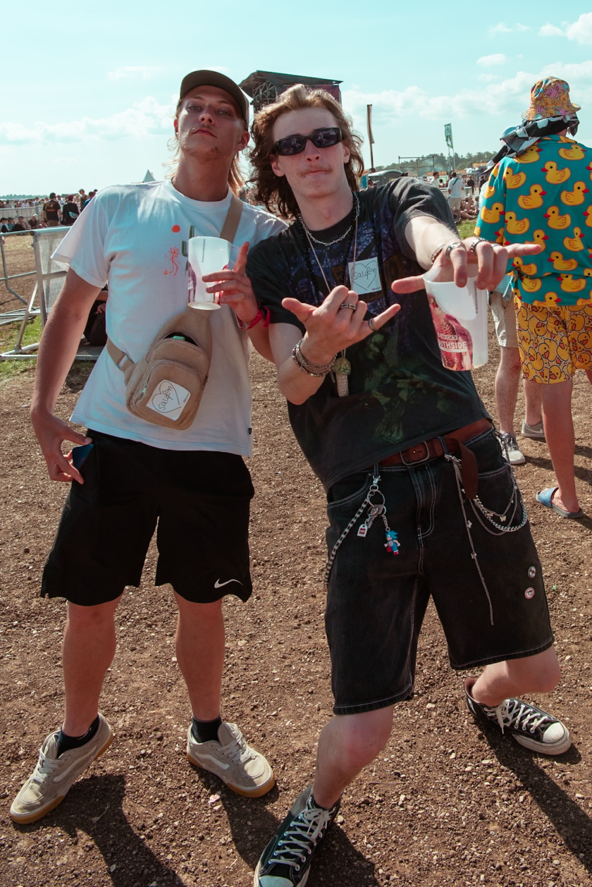 Es ist angerichtet! Deftones, The Prodigy, Apache 207 u.v.a. warten bei Sommerwetter. – Alternativ.