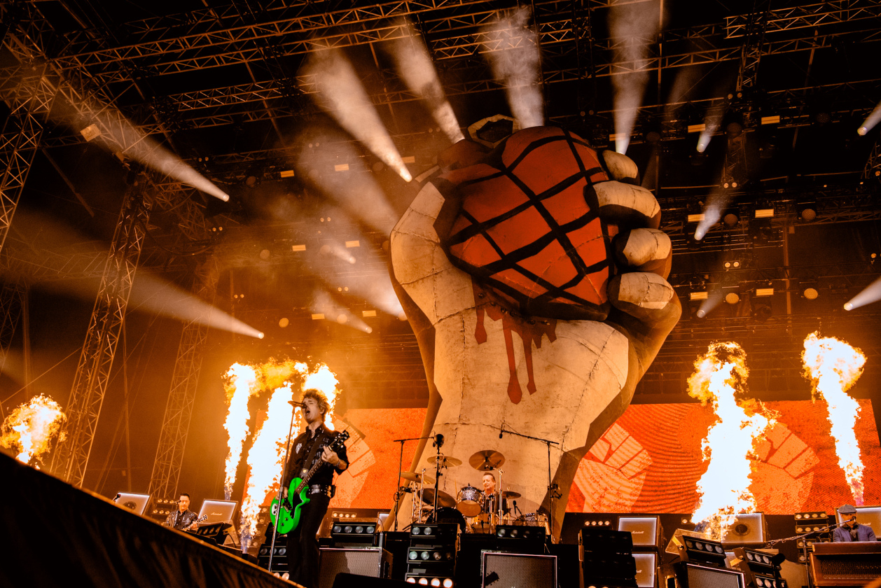 Es ist angerichtet! Deftones, The Prodigy, Apache 207 u.v.a. warten bei Sommerwetter. – Green Day.
