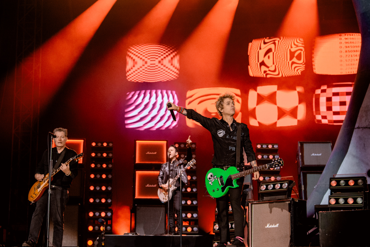 Es ist angerichtet! Deftones, The Prodigy, Apache 207 u.v.a. warten bei Sommerwetter. – Green Day.