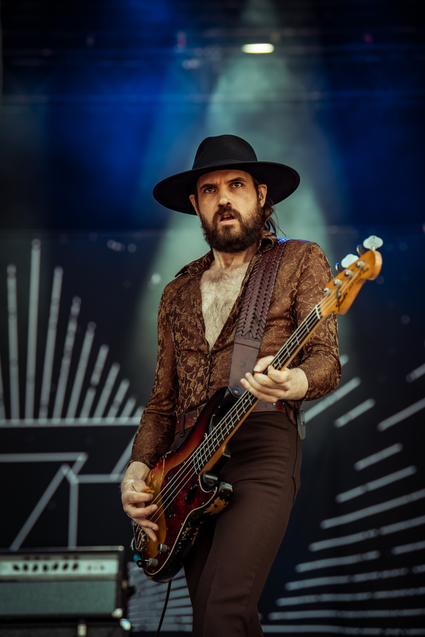 Es ist angerichtet! Deftones, The Prodigy, Apache 207 u.v.a. warten bei Sommerwetter. – Kadavar.